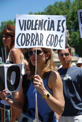 Fotos y carteles curiosos de las “acampadas”.