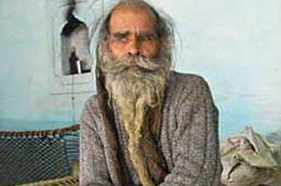 LLEVA 35 AÑOS SIN BAÑARSE