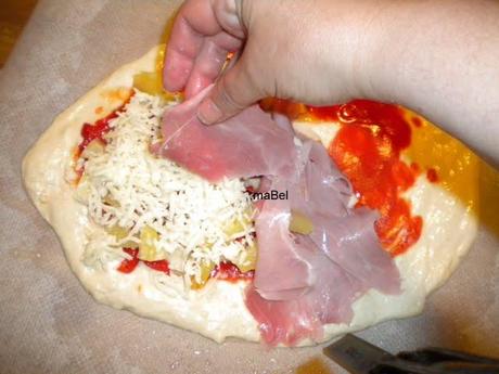 Calzone de piña y jamón Calzone de piña y jamón