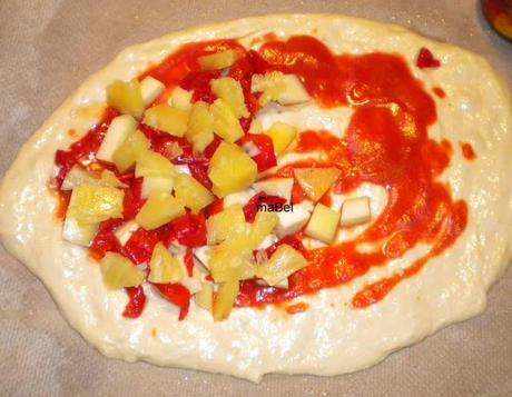 Calzone de piña y jamón Calzone de piña y jamón