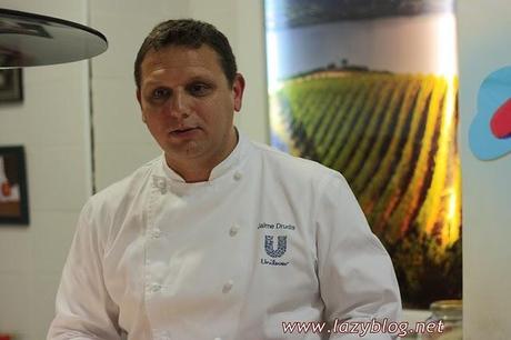 Pechugas asadas con tomate y costra de mahonesa