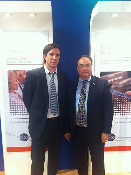 El Sr. Gabriel Melchior, Jefe de Comunicación & Marketing de GS1 Argentina junto a D. José R. Ferré, Presidente de Ferré & Consulting Group “Consulting Alliance Holding” (dcha), durante la Feria Fithep Mercosur 2011.