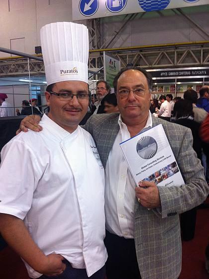 FITHEP2011_0783 El Técnico-Demostrador Sr. Benito Angulo, Asesor Técnico de Puratos (Perú), en un momento de la Feria junto a D. José R. Ferré, Presidente de Ferré & Consulting Group “Consulting Alliance Holding”.