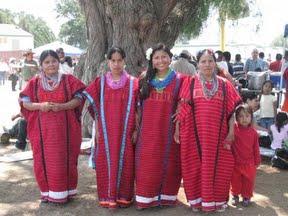 Mujeres indígenas luchan contra 'rezagos mentales'