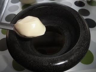 Ensalada de gulas con langostinos y bacon crujiente a la mostaza