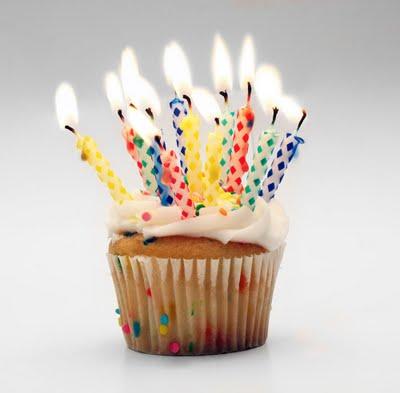 UN AÑO MÁS...¡ESTOY DE CUMPLEAÑOS!