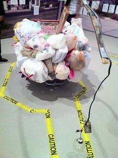 RECOGIENDO LA BASURA