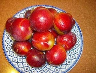 La ciruela roja, otra fruta más
