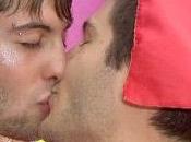 Besos contra homofobia belga