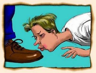 Adular = Sobornar por los oídos