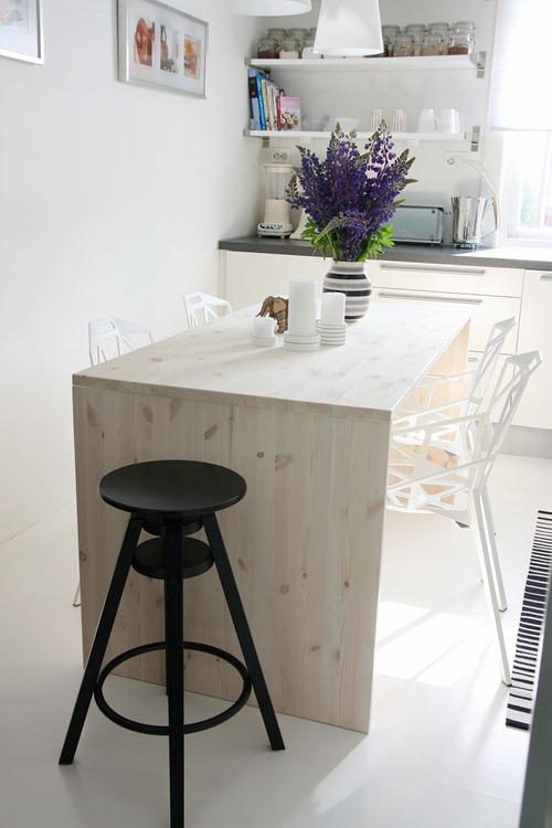 Ikea Hack: Una mesa con 3 tableros de pino vika