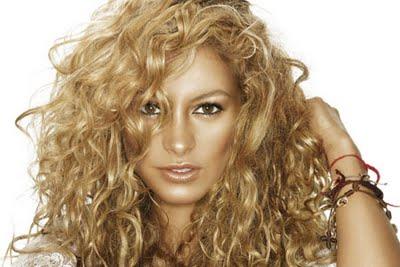 Paulina Rubio consigue un hígado por Twitter