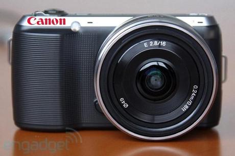 Canon podría estar considerando el lanzamiento de una cámara sin espejo para 2012