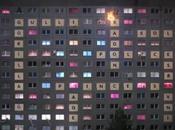 Jugando Scrabble grande fachada edificio