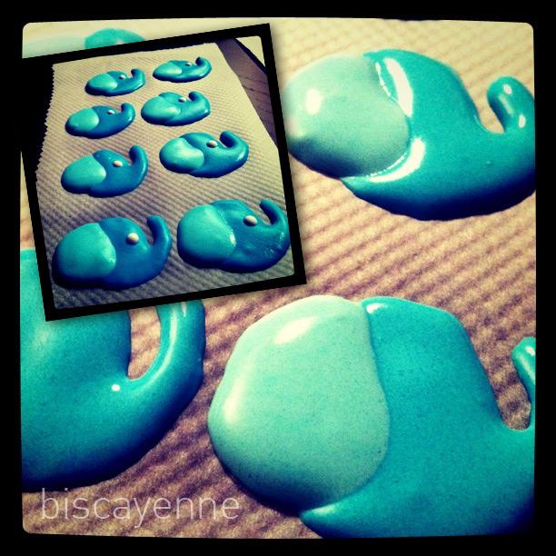 Transfers de glasa real o decoraciones hechas a pulso