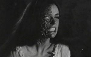 La muerte es un estado transitorio: “Amanti d’oltretomba”. Barbara Steele duplicada para una summa del gótico italiano.