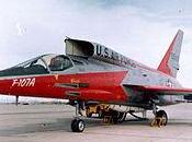 aviónNorth American F-107de avia...