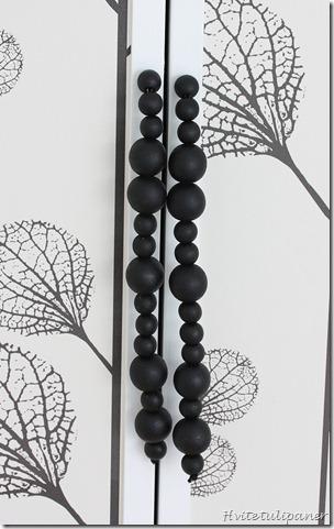 Diy: Tiradores de bolas de madera para el armario