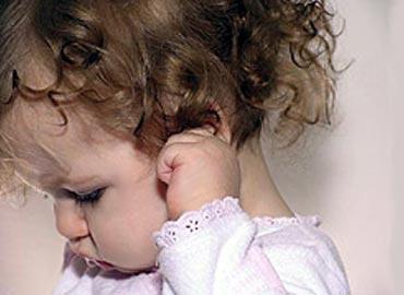 ¿Por qué nos pitan los oídos?