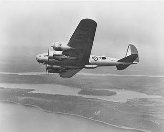Bombarderos norteamericanos B-17 al servicio de la RAF llevan a cabo su primera misión de bombardeo contra Alemania – 08/07/1941.
