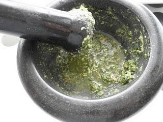 Lomos de merluza con gambas al vino blanco