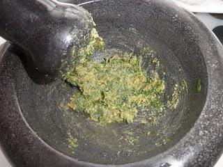 Lomos de merluza con gambas al vino blanco