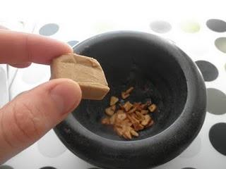 Lomos de merluza con gambas al vino blanco