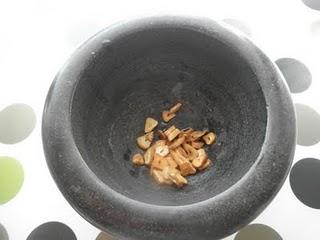 Lomos de merluza con gambas al vino blanco