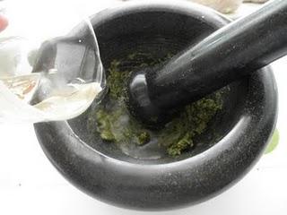 Lomos de merluza con gambas al vino blanco