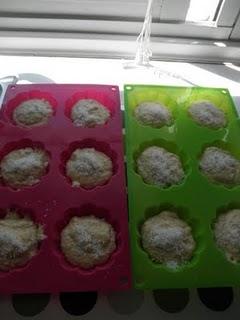 Muffins de coco y mermelada de piña