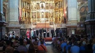 Tinieblas luminosas en la mañana granadina