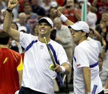 Copa Davis: Sólo Francia cerró su serie y se metió en semis
