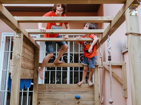 Montamos un auténtico parque infantil de madera en casa