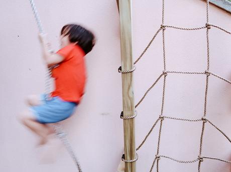 Montamos un auténtico parque infantil de madera en casa