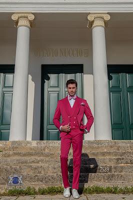 Traje de novio fucsia en piqué de algodón