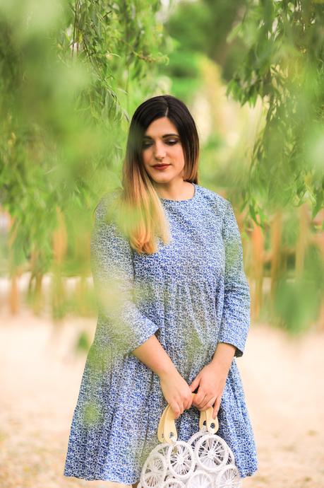 Un paseo entre flores Un paseo entre flores