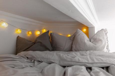 tiny studio decor studio interiors studio decor scandinavian studio scandinavian decor estudios con barra en la cocina estudio sueco decoración decoración pisos pequeños decoración estudios cocina pequeña cocina nórdica cocina abierta  