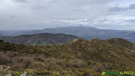 Vista desde el Alto Llerandi hacia el Sueve