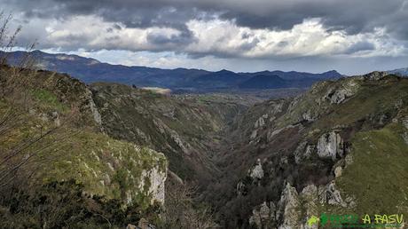 Barranco del Río Mampodre, Parres