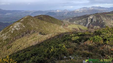 Bajando del Alto Llerandi