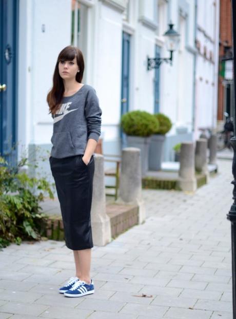 Falda De Lapiz Con Tenis