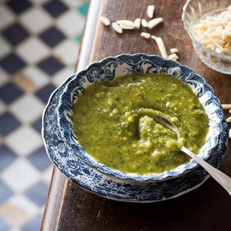 PESTO SUAVE DE ALMENDRAS