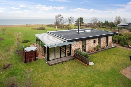 viviendas de vacaciones summer house scandinavian architecture nordic architecture denmark sommerhus danish architecture casa nórdica junto al mar casa moderna casa en selandia casa en la playa casa de verano alquiler casa de diseño casa danesa casa con muros de cristal beach house scandinavia beach house arquitectura danesa viviendas de vacaciones summer house scandinavian architecture nordic architecture denmark sommerhus danish architecture casa nórdica junto al mar casa moderna casa en selandia casa en la playa casa de verano alquiler casa de diseño casa danesa casa con muros de cristal beach house scandinavia beach house arquitectura danesa