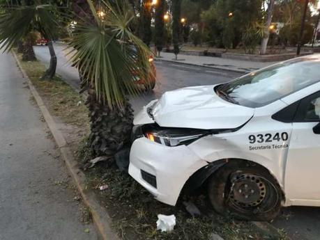 Trabajador del Ayuntamiento presuntamente alcoholizado choca en auto oficial
