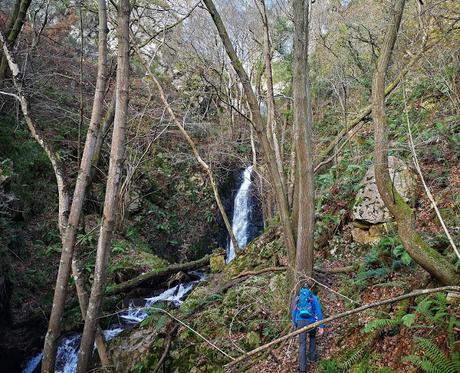 Cascadas de Buanga y Pico Castiello Cascadas de Buanga y Pico Castiello