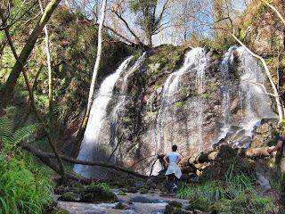 Cascadas de Buanga y Pico Castiello Cascadas de Buanga y Pico Castiello