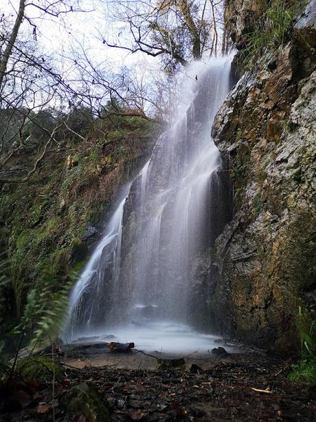 Cascadas de Buanga y Pico Castiello Cascadas de Buanga y Pico Castiello