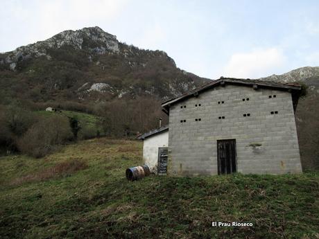 Llamo-Llampaza-Llazarandín-Picu Santiago-Minas de Texeo