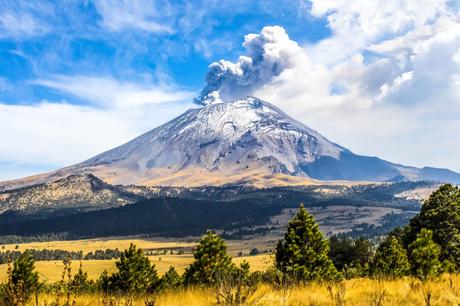 Faldas Del Volcan Iztaccihuatl