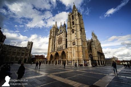 leon-catedral-gotica-exterior-portada 